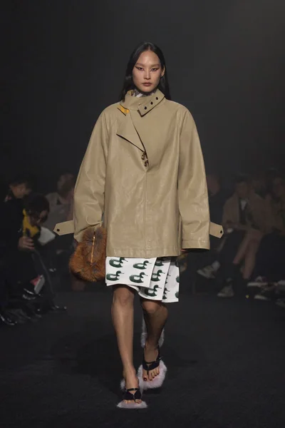 Look 22